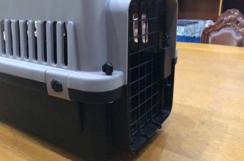 Plastic Airline Pet Carriers and Crates