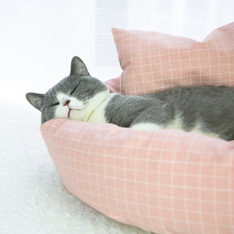 Wholesale Amazon Sleeping Soft Fabric High-Loft Dog Cushion Pillow Plush Dog Beds Luxury Pet Bed in Stock