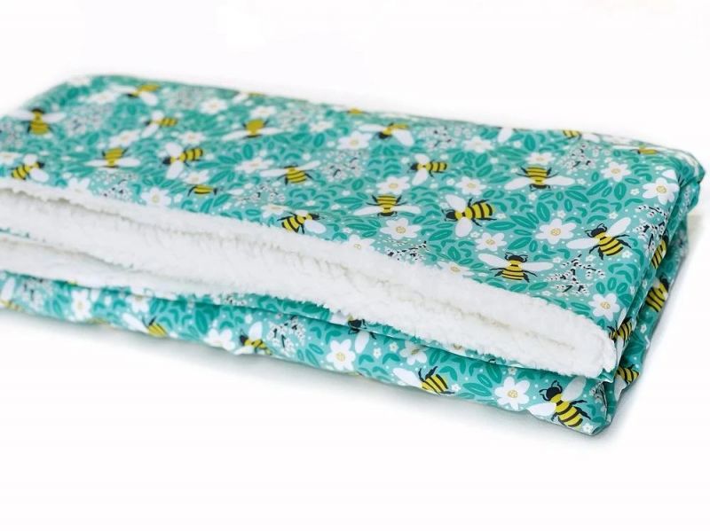 High Quality Pet Fleece Dog Blanket for Home or Outdoor