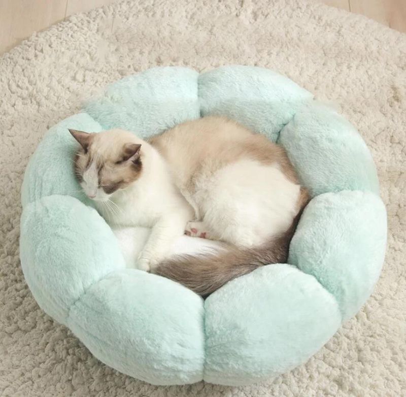 Soft Comfortable Warm Floral Cat Bed