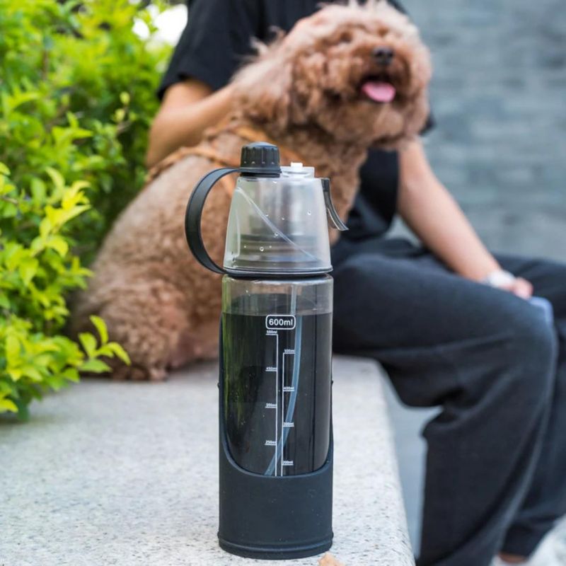 Pet Water Cup, out-Going Cup, Dual-Use Spray-Type Portable Bottle Dog Drinker Plastic Water Bottles