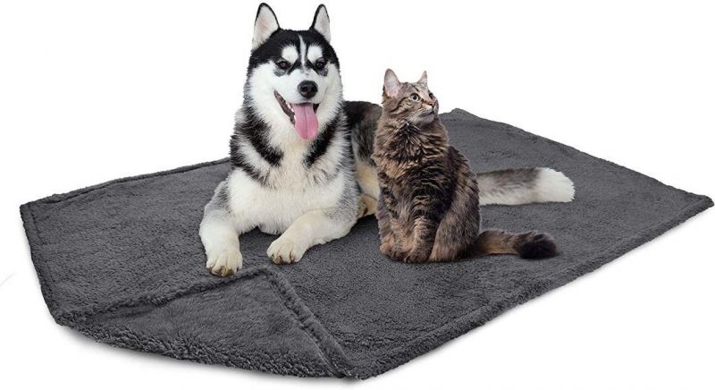 Waterproof Warm Fuzzy Dog Bed Flannel Fleece Blanket with Custom Printed