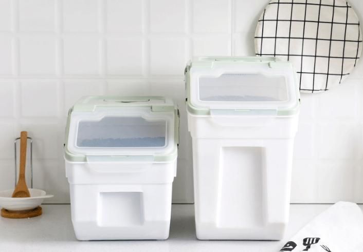 Pet Food Container