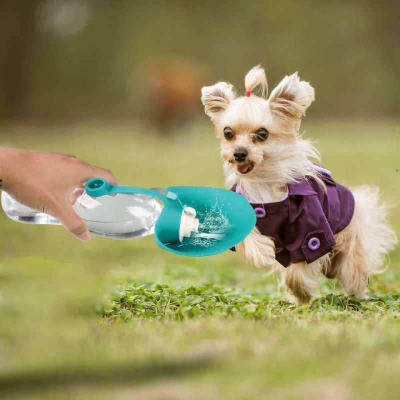 580ml Portable Pet Dog Water Bottle Soft Silicone Leaf Dispenser