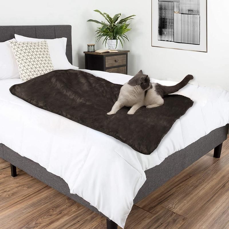 Wholesale Multi-Fuctional Throw Durable Portable Waterproof Anti Biting/Bite-Resistant Sleeping Flannel Fleece Sherpa Pet Blanket Dof Bed Sheet