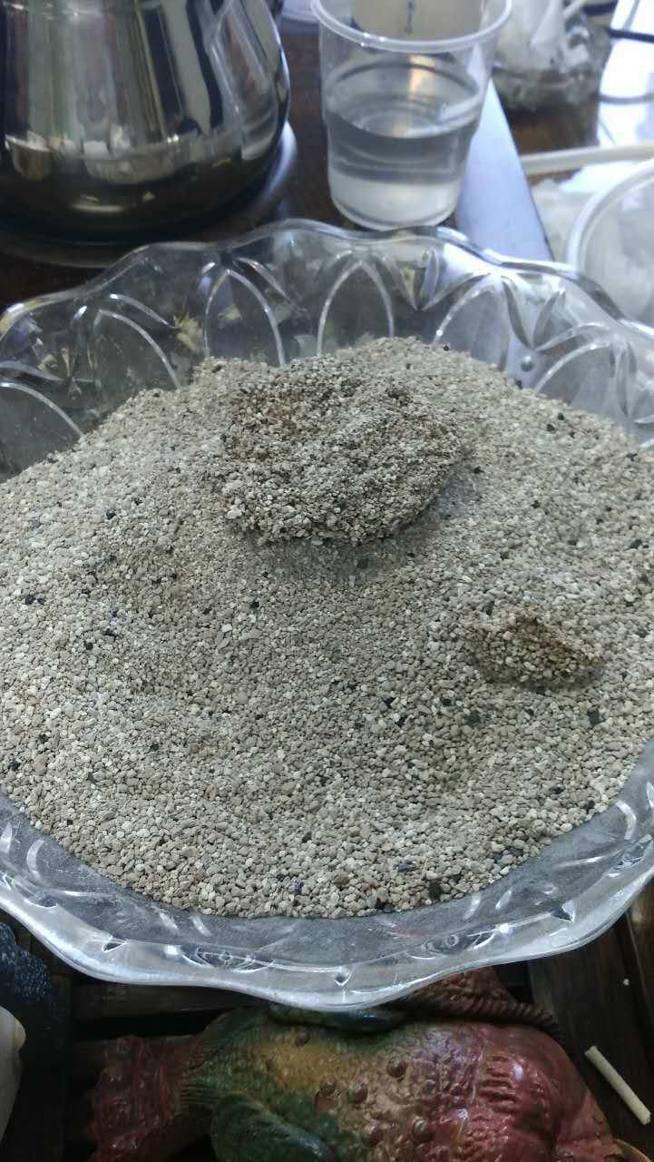 Crushed Shape Bentonite Cat Litter 1-3.8mm