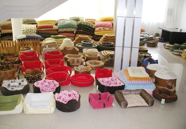 Printed Cotton Cozy Pyramid Hut Pet Bed