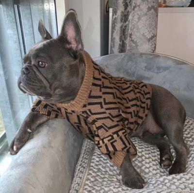 Popular Logo Pet Sweater Cat Clothes Dog Clothes Fashion Fall Winter New Warm Pets Coat