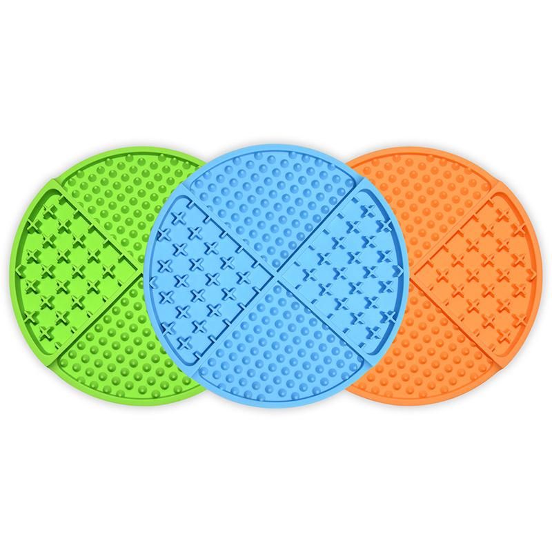 Hot Selling 4 Cavities Dog Slow Feed Lick Pads Supplier Silicone Dog Licking Mat for Anxiety