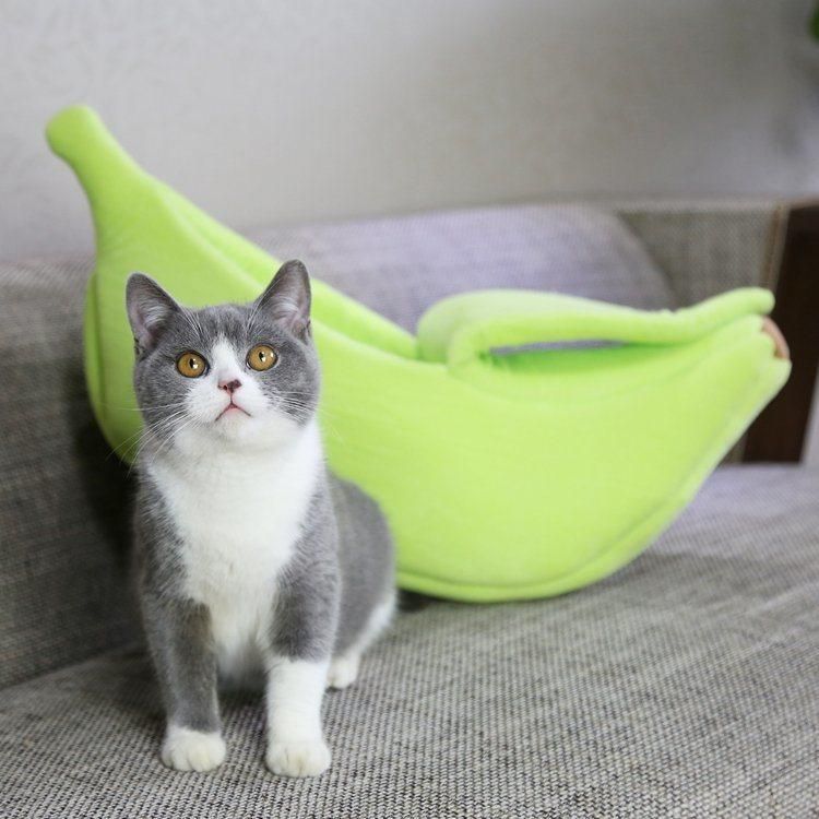 Wholesale Manufacturer Banana Shape Plush Cat Bed Pet Warm Bed for Cats Dogs Pet Accessories