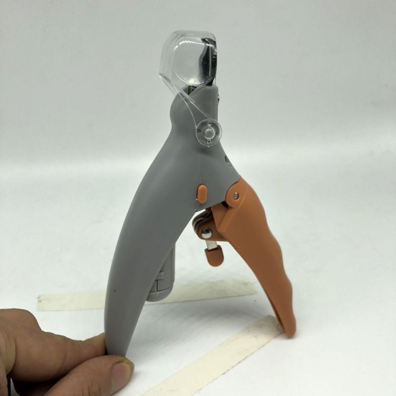 Wholesale Quality Stainless Steel Pet Nail Clipper with LED Quality Dog Cat Cutter Fingernail Clipper Hot Pet Nail Clippers Trimmer