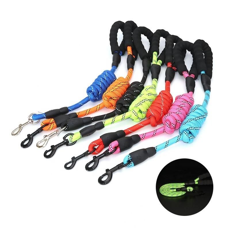 Dog Lead /Dog Leash with Comfortable Padded Handle and Highly Reflective Threads for Dogs