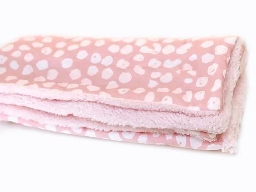 High Quality Pet Fleece Dog Blanket for Home or Outdoor