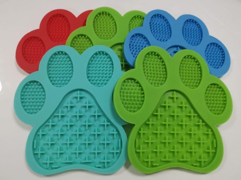 Newest Paw Shape Silicone Pet Dog Lick Mat for Bath Distraction Easy Grooming Slow Feeder Bowl with Suction Cups