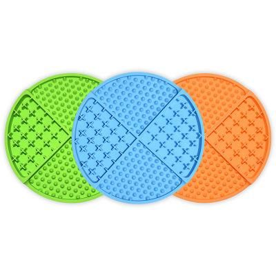 Hot Selling 4 Cavities Dog Slow Feed Lick Pads Supplier Silicone Dog Licking Mat for Anxiety